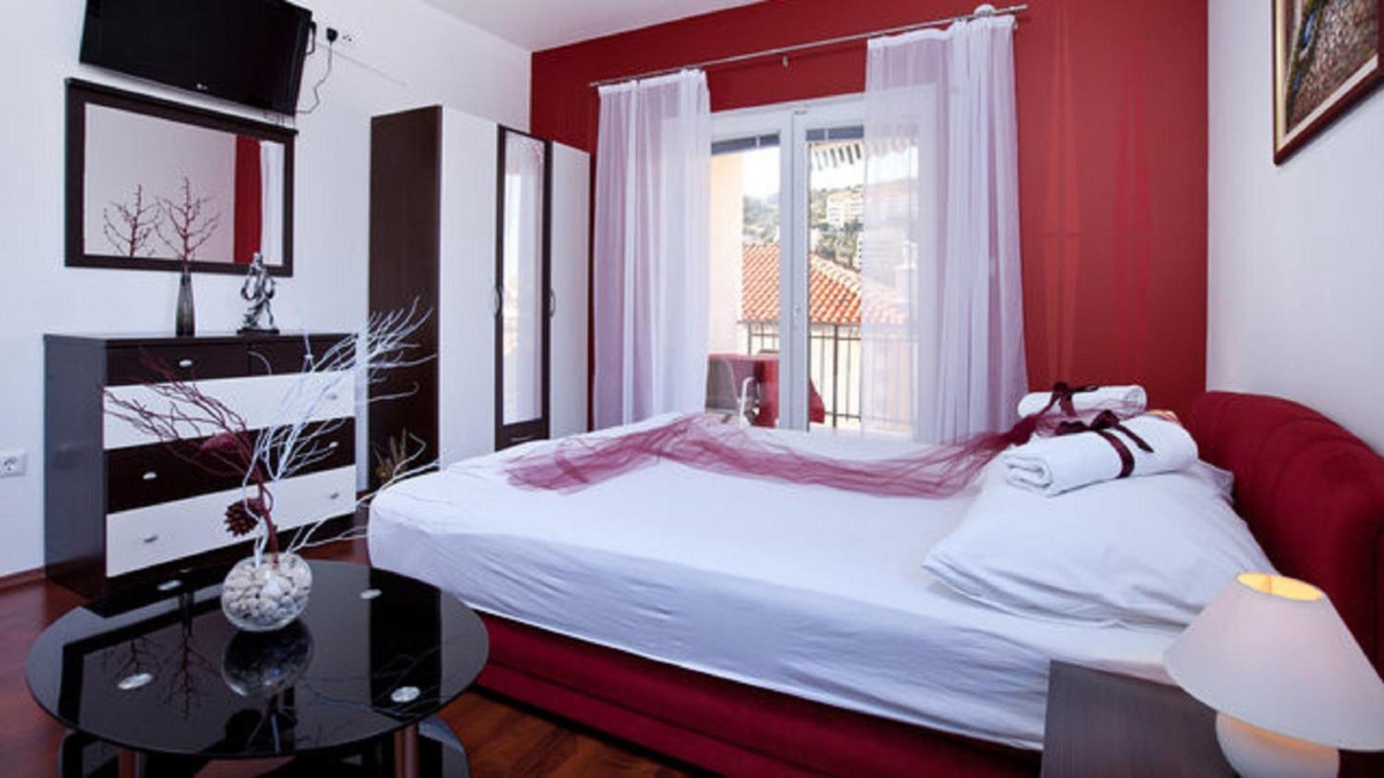 Aura - Adult Only Apartment *