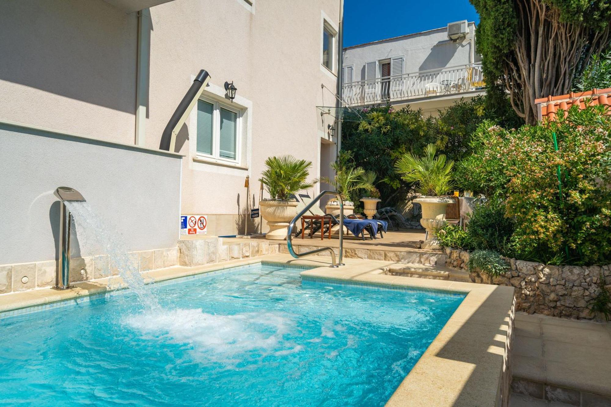 Aura - Adult Only Apartment *