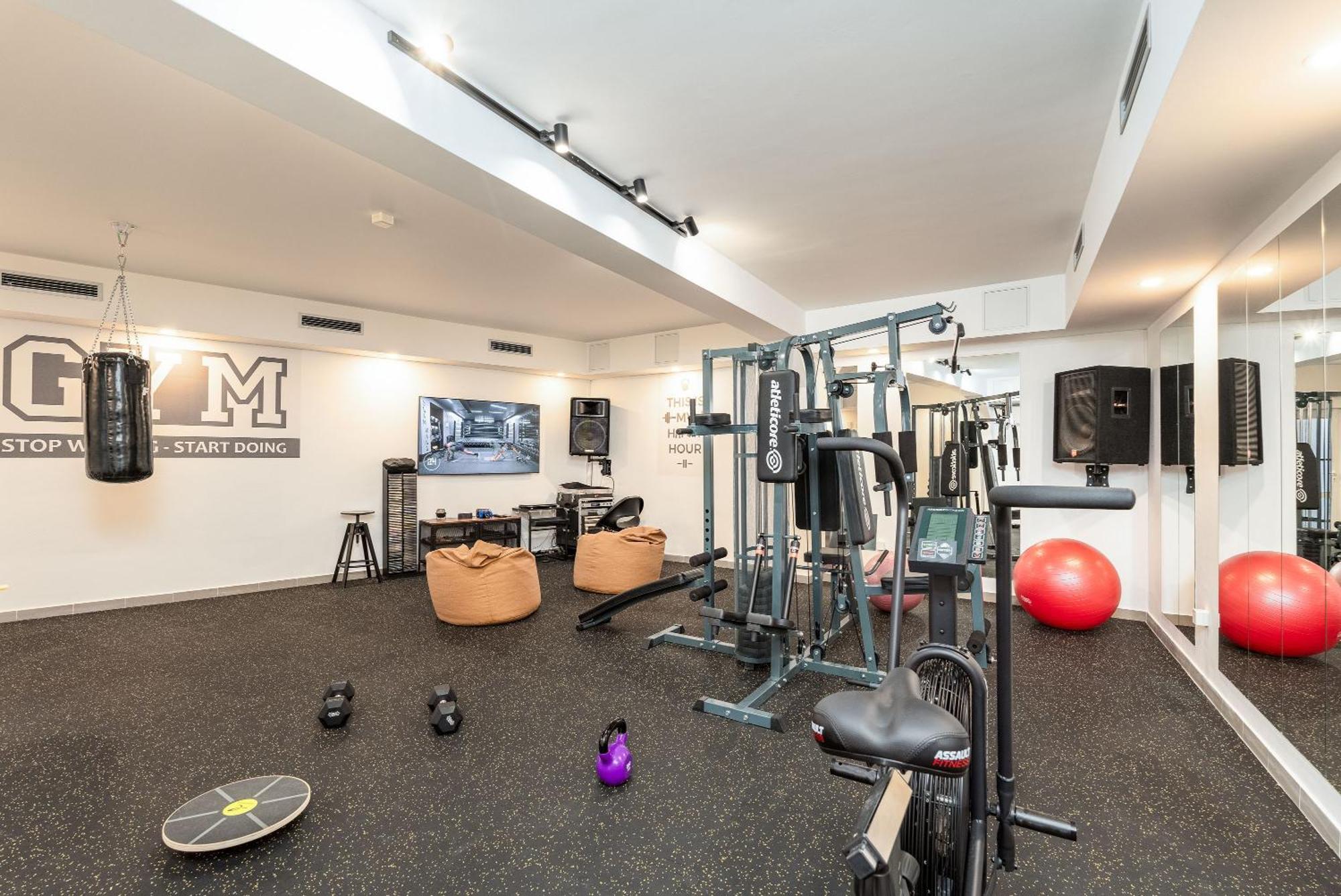 Aura - Adult Only Apartment